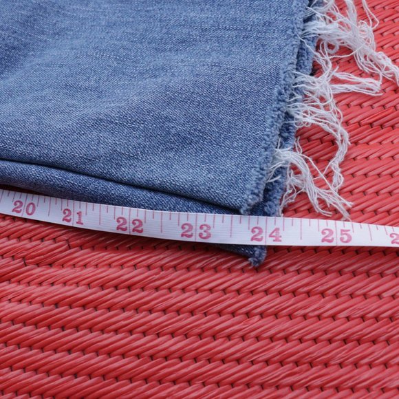 🌏 Risen - Distressed Button Fly Mom Jean - Size 11 - Picture 13 of 13